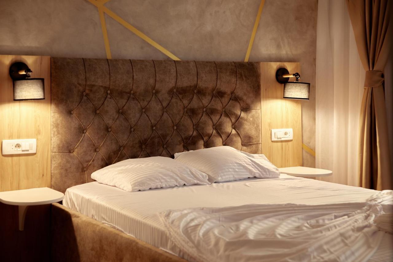 Amico Hotel Priştine Dış mekan fotoğraf