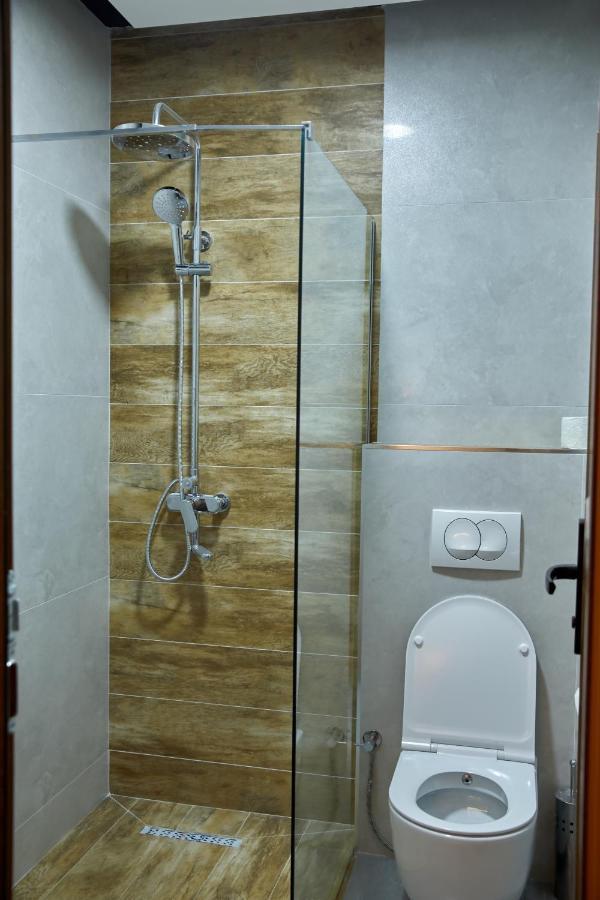 Amico Hotel Priştine Dış mekan fotoğraf