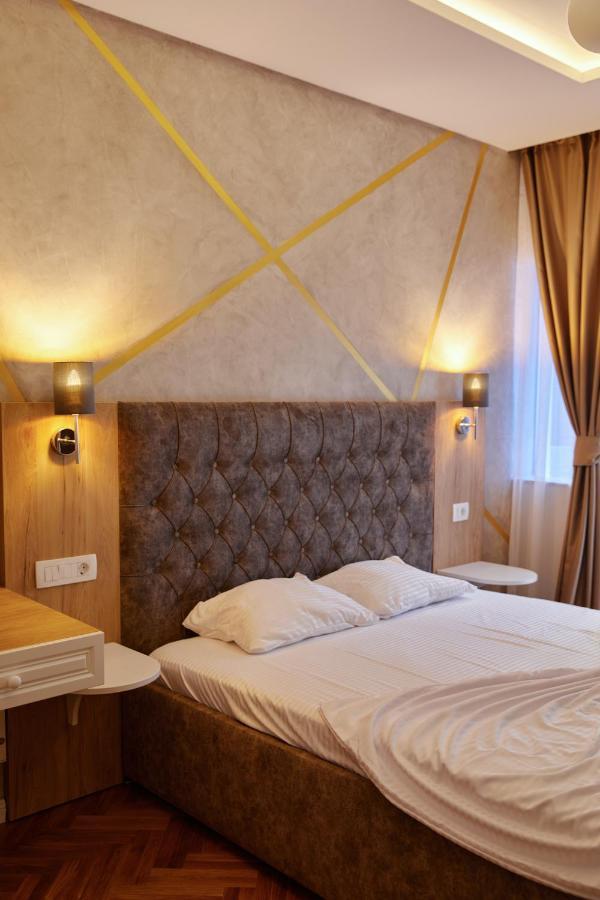 Amico Hotel Priştine Dış mekan fotoğraf
