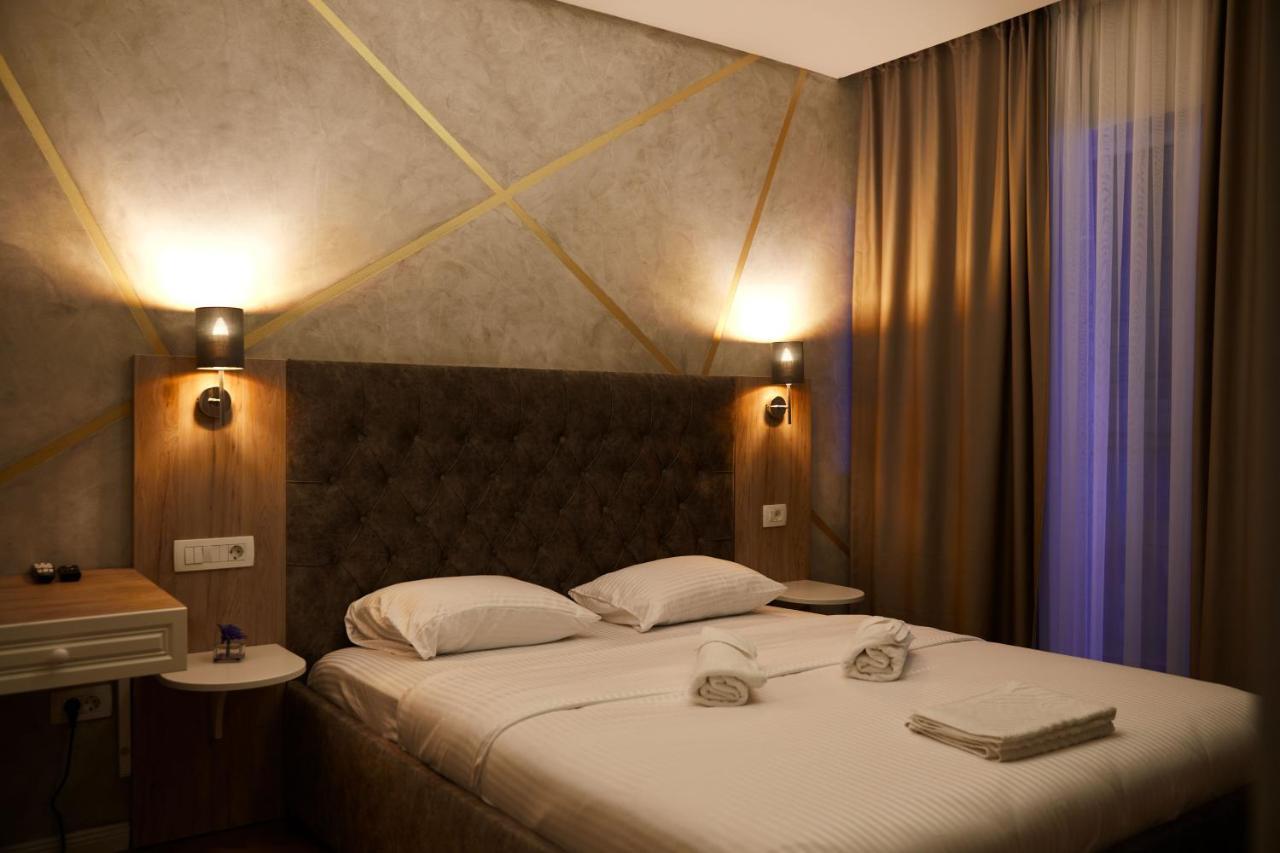Amico Hotel Priştine Dış mekan fotoğraf
