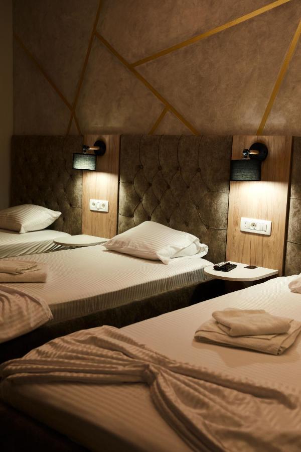 Amico Hotel Priştine Dış mekan fotoğraf