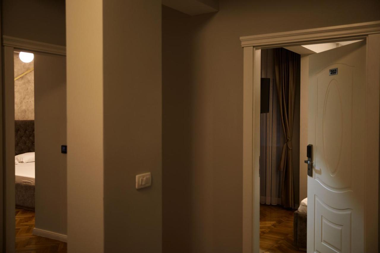 Amico Hotel Priştine Dış mekan fotoğraf