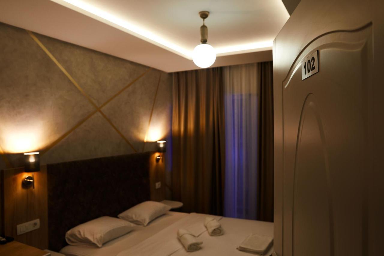 Amico Hotel Priştine Dış mekan fotoğraf
