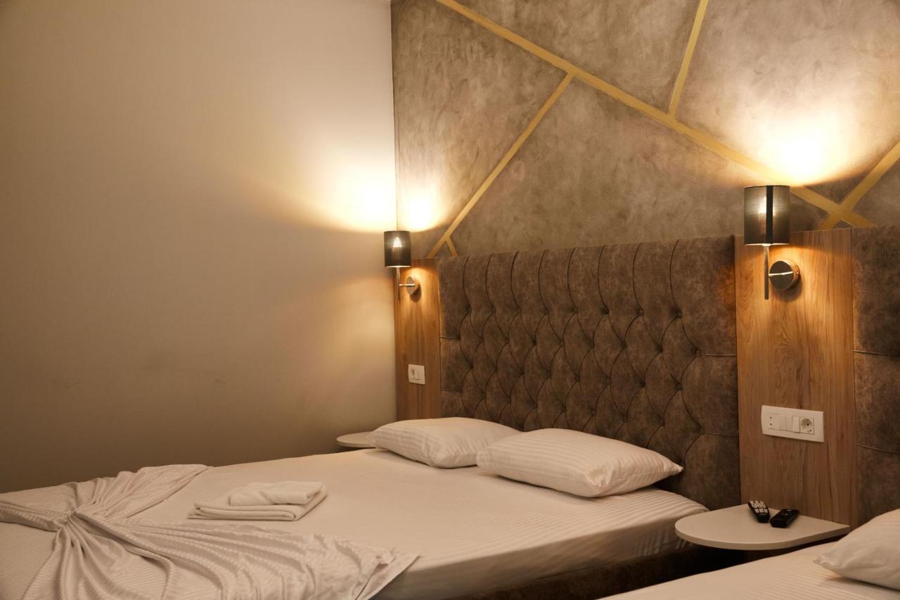 Amico Hotel Priştine Dış mekan fotoğraf